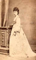amy4.jpg (25776 bytes)