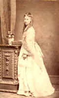 leila3.jpg (27081 bytes)